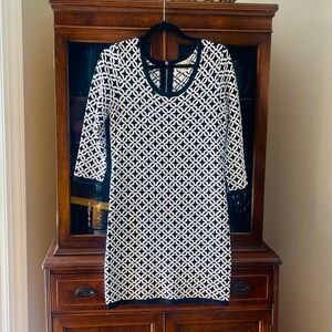 Michael Kors Stretchy Midi Geometric Scoop Neck 3/4 Sleeve Dress Black And White